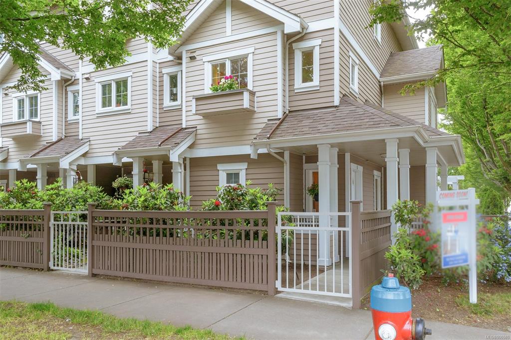 9-1870 Cook Street, Victoria, BC, V8T 3P6