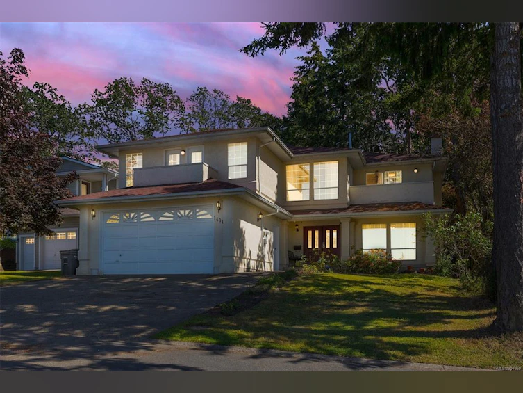 1401 Ireland Court, Saanich, BC, V8P 5S4