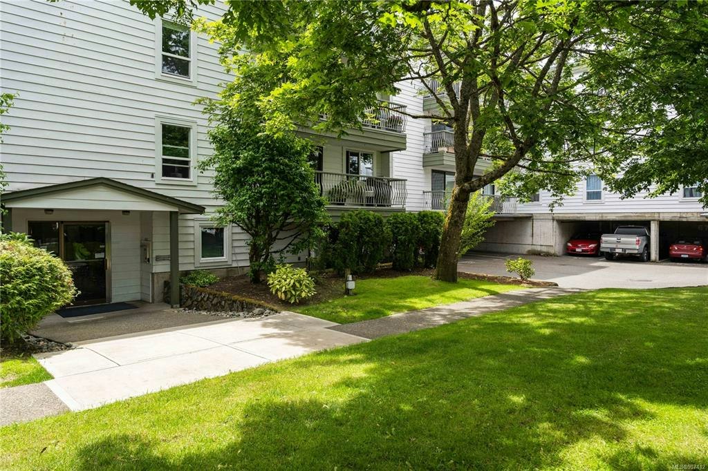 409-900 Tolmie Avenue, Saanich, BC, V8X 3W6