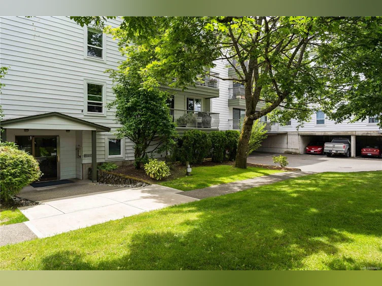 409-900 Tolmie Avenue, Saanich, BC, V8X 3W6