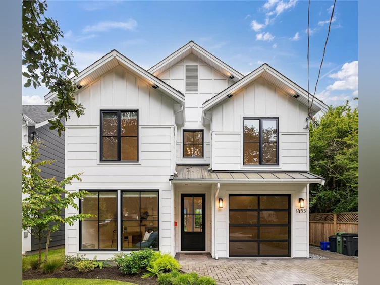 1455 Clifford Street, Victoria, BC, V8S 1M1