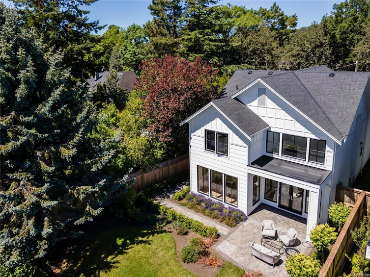 1455 Clifford Street, Victoria, BC, V8S 1M1 - 4