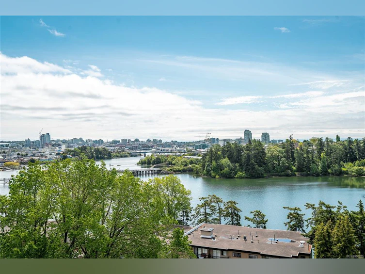 PH3-103 E Gorge Road, Victoria, BC, V9A 6Z2