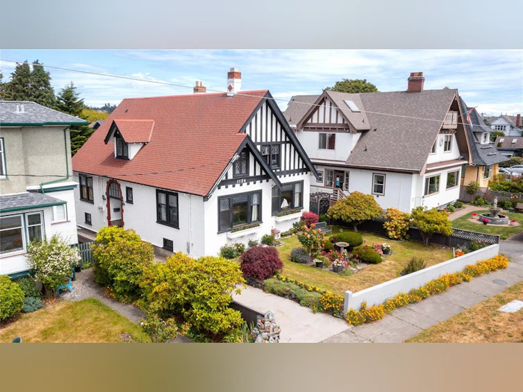1126 Dallas Road, Victoria, BC, V8W 1B9
