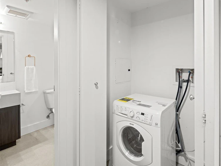 209-562 Yates Street, Victoria, BC, V8W 1K8 - 14