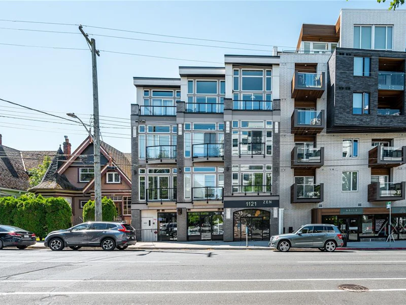 301 - 1121 Fort Street, Victoria BC V8V 3K9