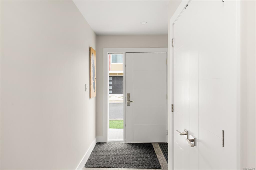 605 Selwyn Close, Langford, BC, V9B 0Z2 - 3