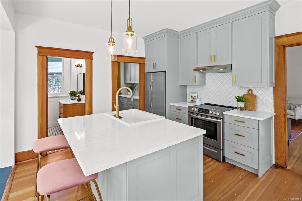 709 Connaught Road, Victoria, BC, V9A 2Z1 - 4