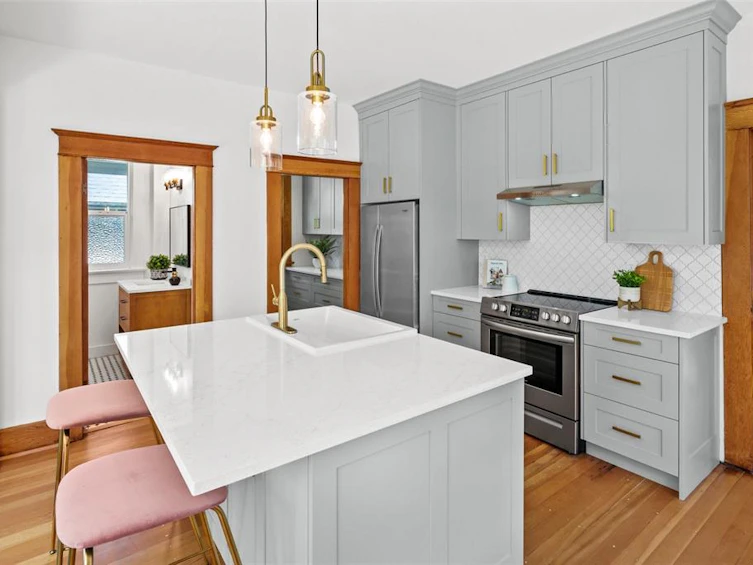 709 Connaught Road, Victoria, BC, V9A 2Z1 - 4
