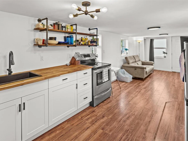 709 Connaught Road, Victoria, BC, V9A 2Z1 - 25