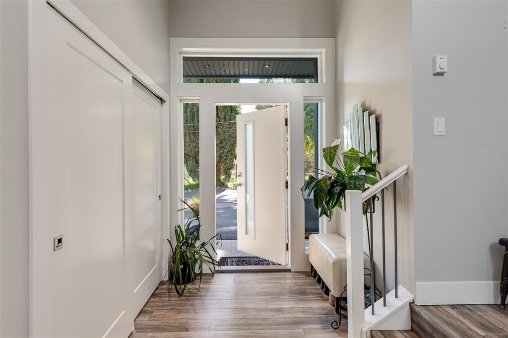 3121 Glen Lake Road, Langford, BC, V9B 4B5