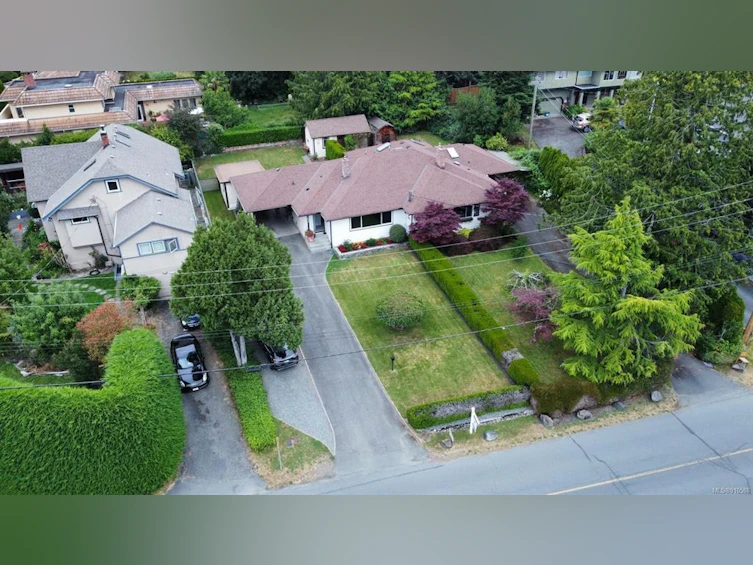 7073 Brentwood Drive, Central Saanich, BC, V8M 1B6