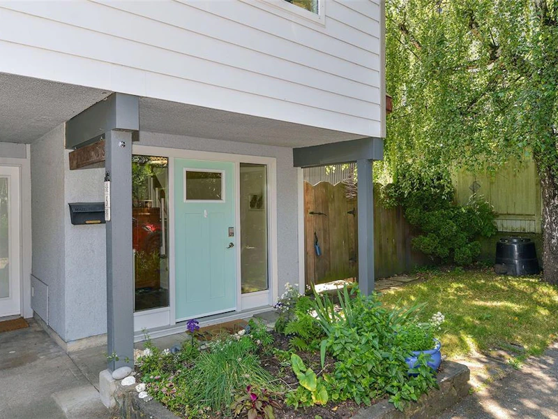 5 - 123 Ladysmith Street, Victoria BC V8V 1J3