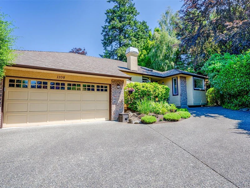 1108 Law Place, Saanich BC V8Y 3J6