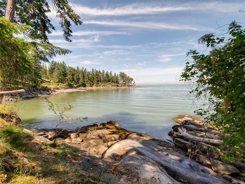 587 Waugh Road, Mayne Island BC V0N 2J1