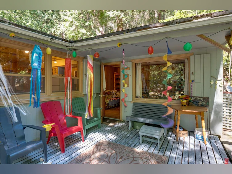 505 & 509 Bluff Way, Mayne Island, BC, V0N 2J2