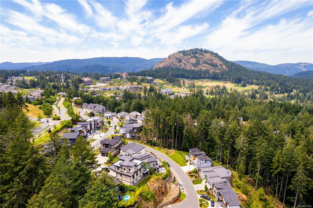 1161 Nature Park Place, Highlands, BC, V9B 0S6 - 3