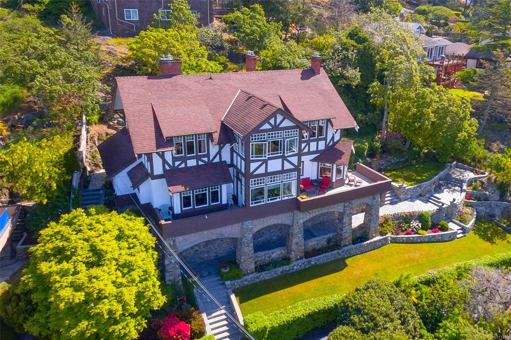 1926 Crescent Road, Oak Bay, BC, V8S 2H1