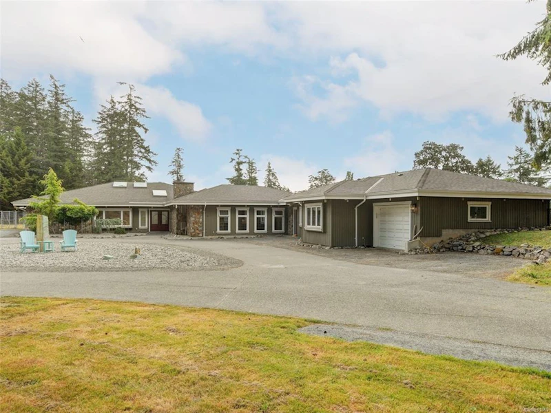 4765 Elk Road, Saanich BC V9E 2E6