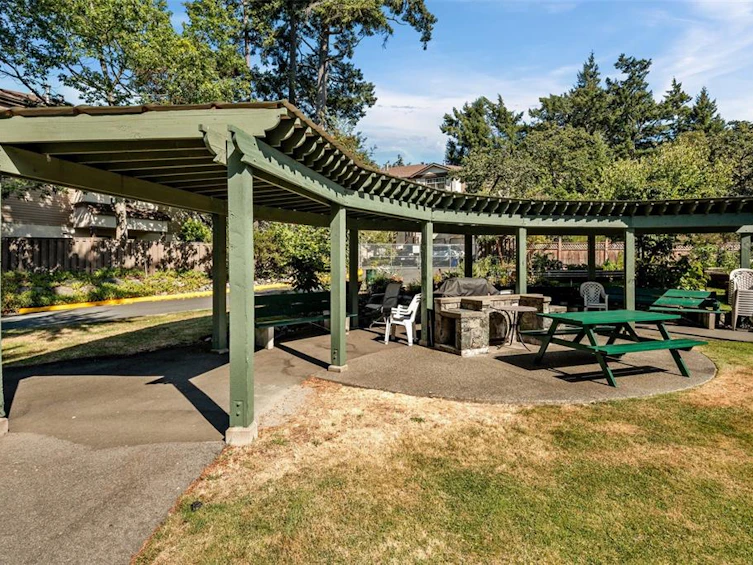 312-290 Island Highway, View Royal, BC, V9B 1G5 - 5