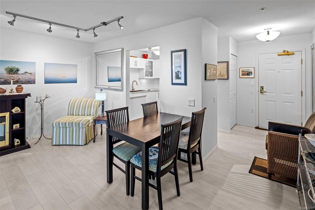 312-290 Island Highway, View Royal, BC, V9B 1G5 - 9
