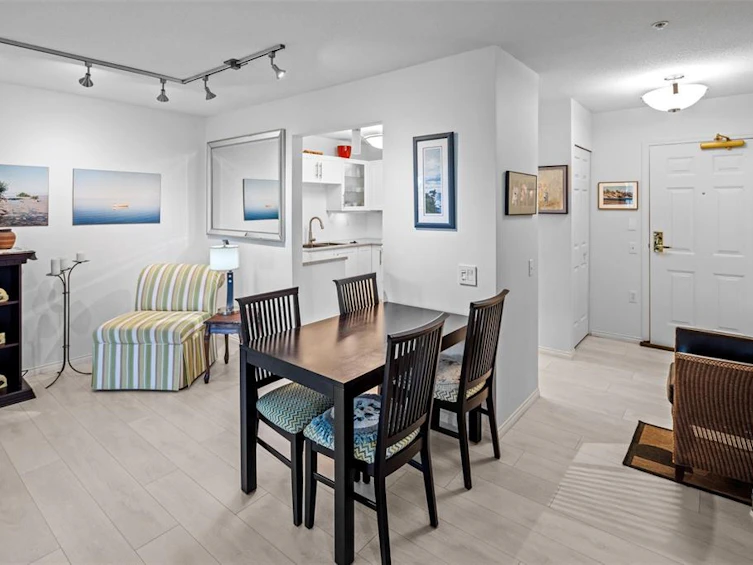 312-290 Island Highway, View Royal, BC, V9B 1G5 - 9
