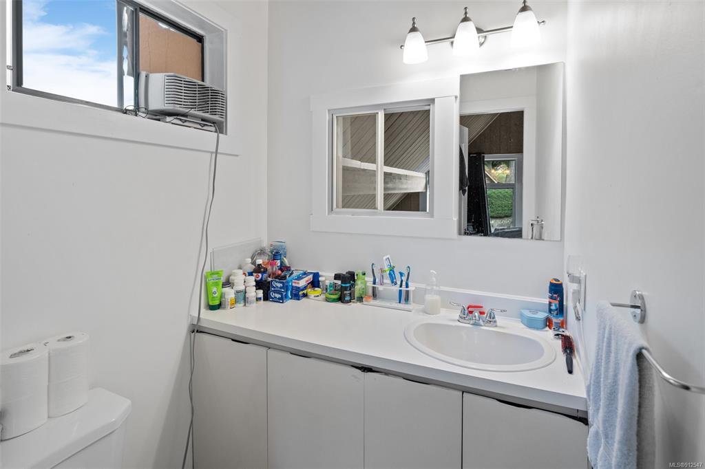 2874 Leigh Road, Langford, BC, V9B 4G3 - 23