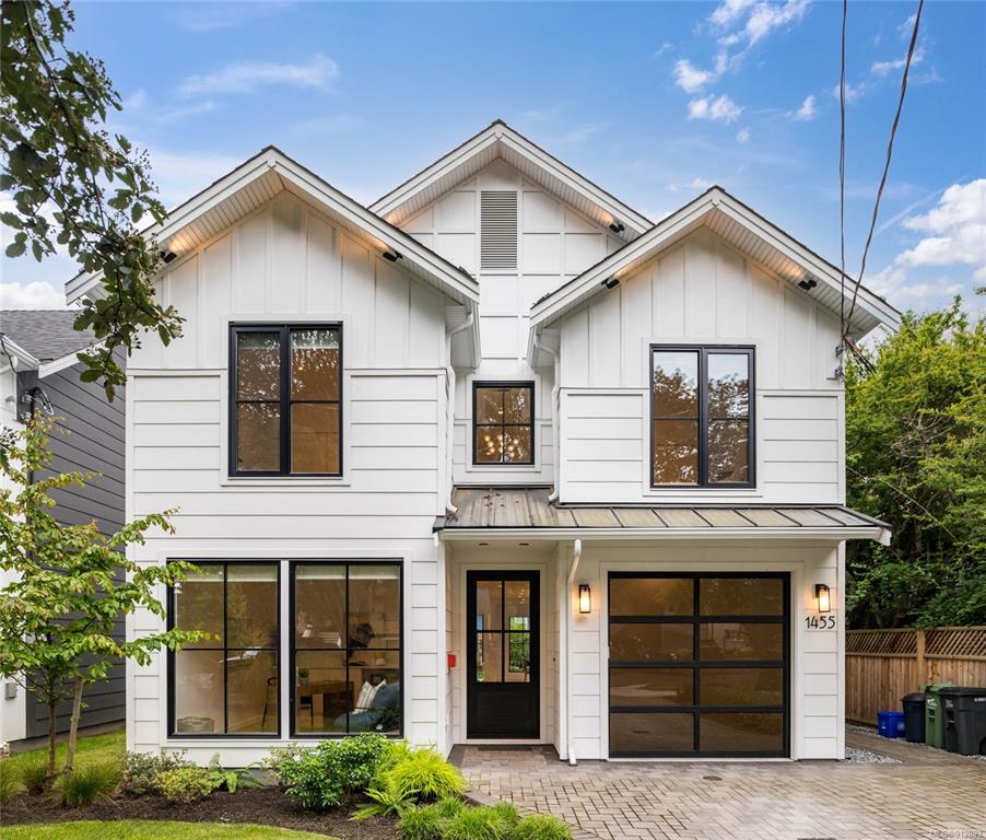 1455 Clifford Street, Victoria, BC, V8S 1M1
