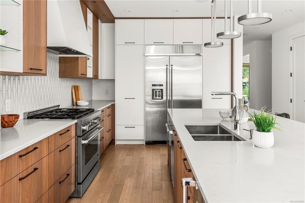1455 Clifford Street, Victoria, BC, V8S 1M1 - 8