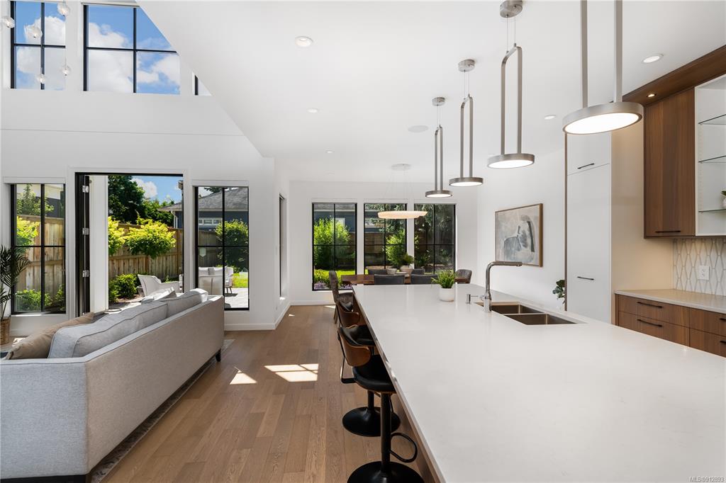 1455 Clifford Street, Victoria, BC, V8S 1M1 - 12