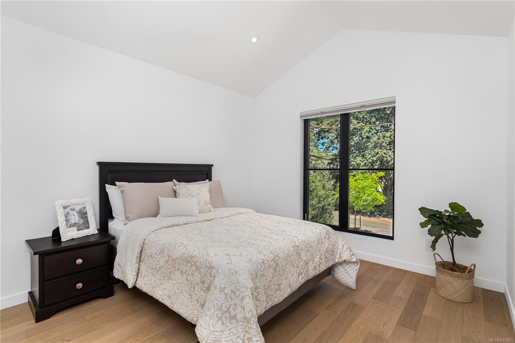 1455 Clifford Street, Victoria, BC, V8S 1M1 - 32