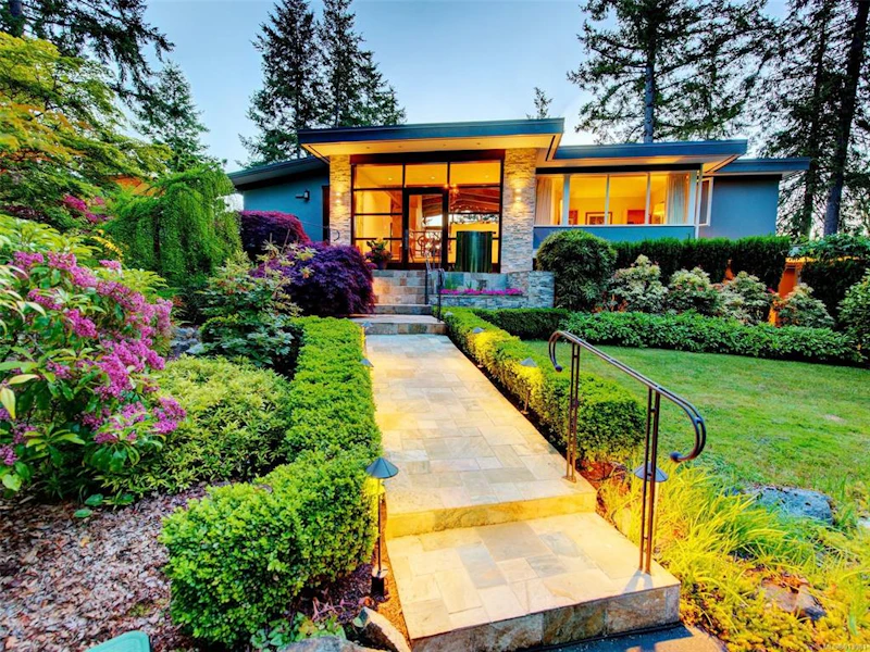 580 Birch Road, North Saanich BC V8L 5S2
