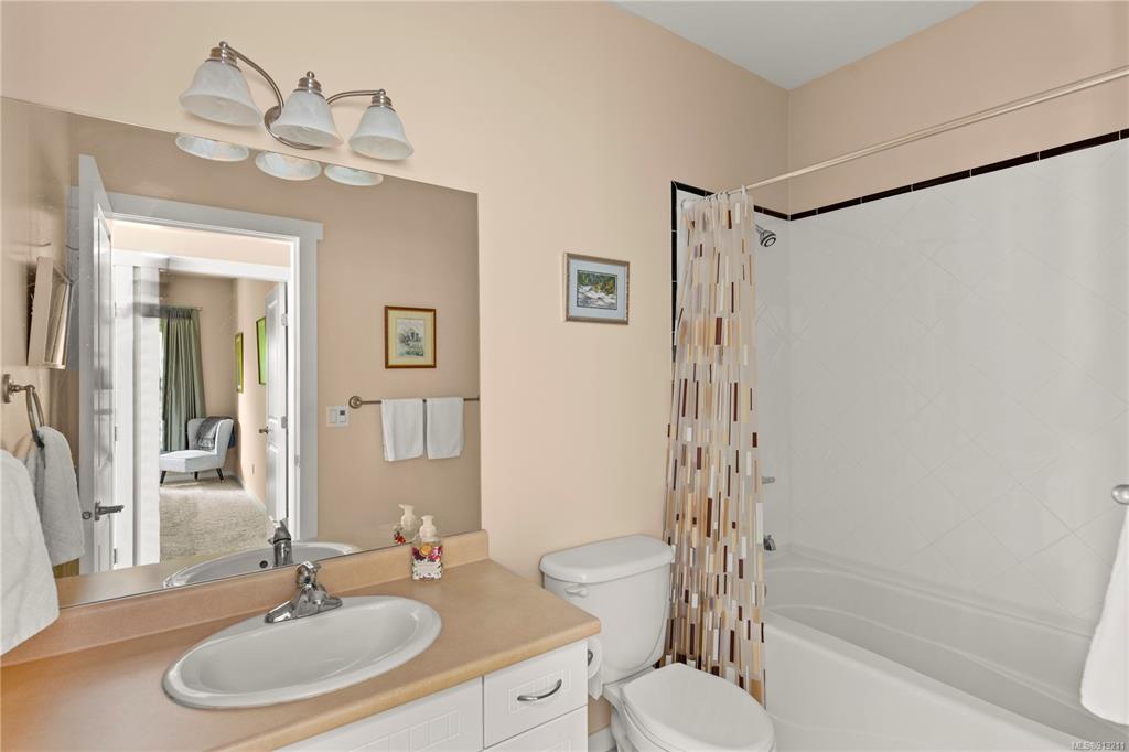 18-2229 Graduation Place, Saanich, BC, V8N 6W3 - 16
