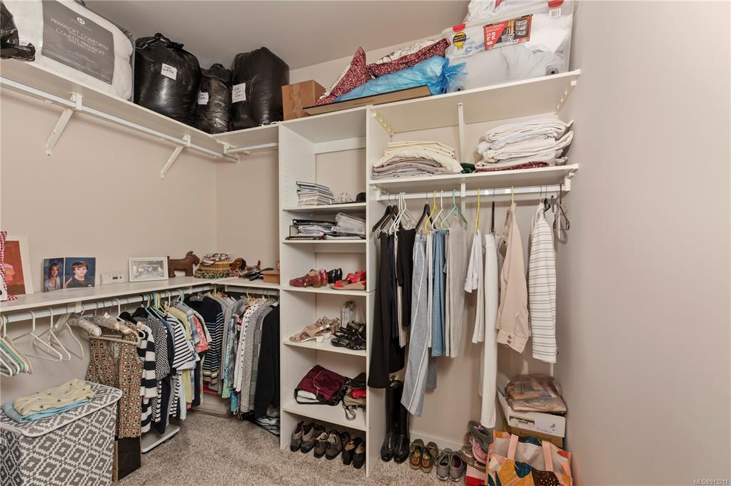 18-2229 Graduation Place, Saanich, BC, V8N 6W3 - 18