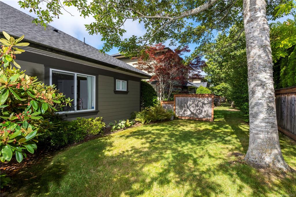 18-2229 Graduation Place, Saanich, BC, V8N 6W3 - 25