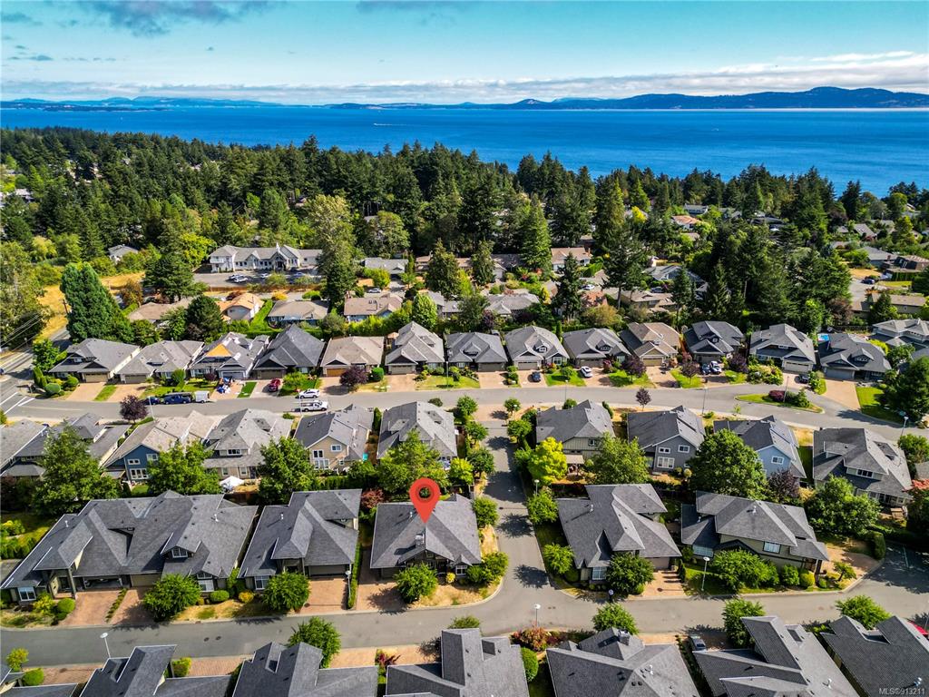 18-2229 Graduation Place, Saanich, BC, V8N 6W3 - 30