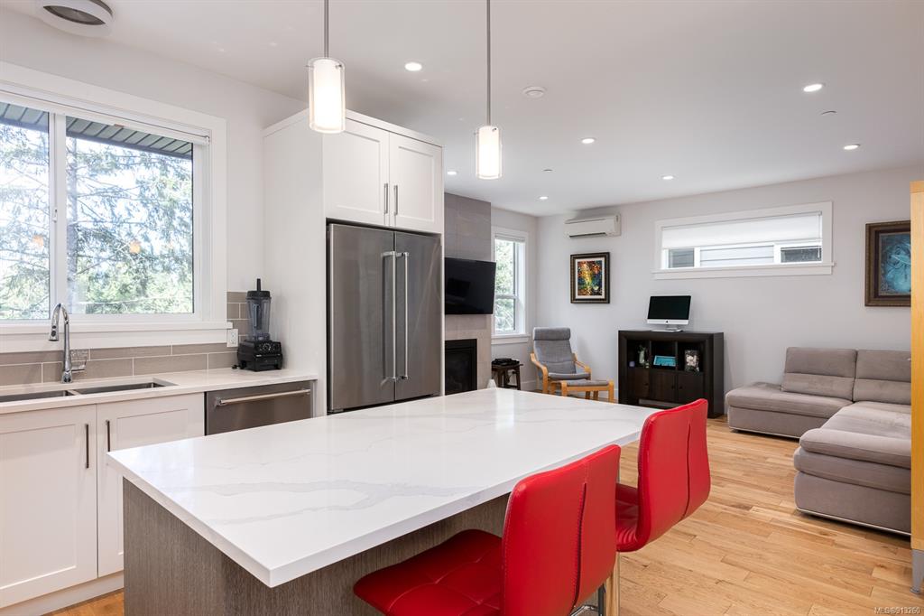 1178 Deer Meadow, Highlands, BC, V9B 0S6