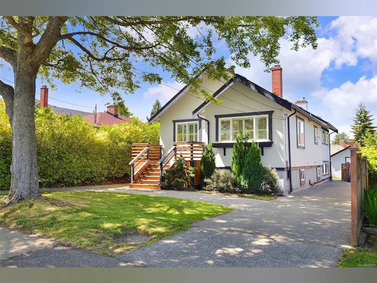 1548 Burton Avenue, Victoria, BC, V8T 2N4