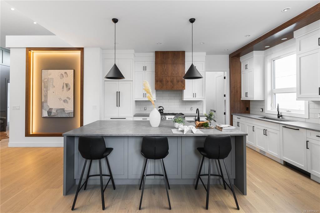 2010 Pinehurst Terrace, Langford, BC, V9B 3S3 - 8