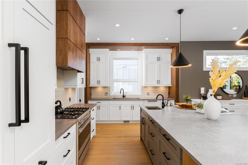 2010 Pinehurst Terrace, Langford, BC, V9B 3S3 - 9