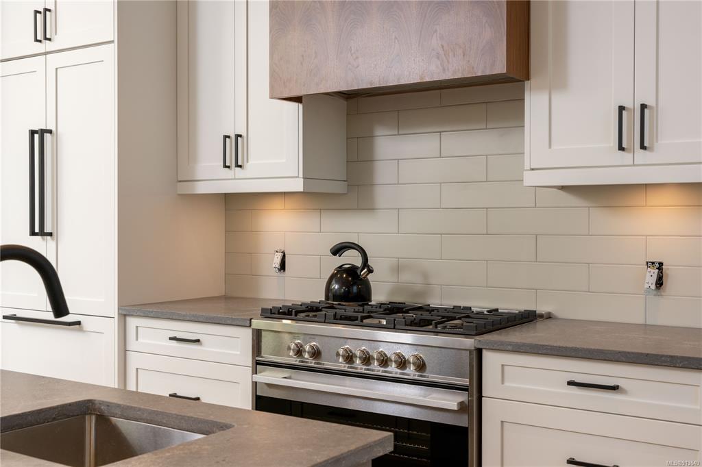 2010 Pinehurst Terrace, Langford, BC, V9B 3S3 - 11