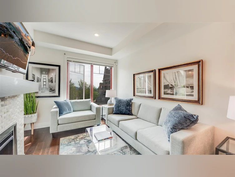 307-1335 Bear Mountain Pkwy, Langford, BC, V9B 6R3
