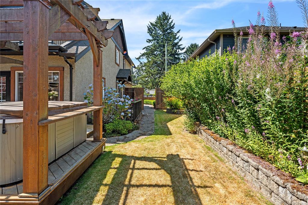 2795 Kingswood Road, Langford, BC, V9B 3K1 - 9