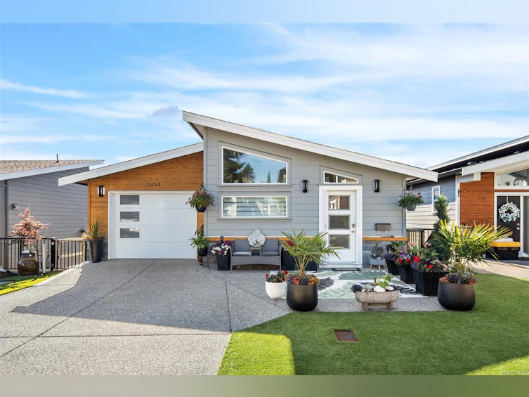 2454 Prospector Way, Langford, BC, V9B 5X6