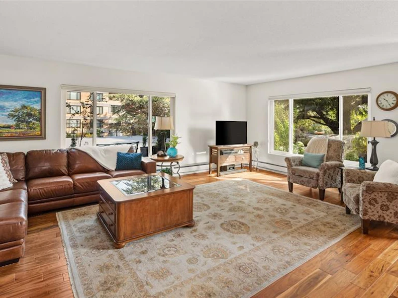 105 - 2930 Cook Street, Victoria BC V8T 3S7