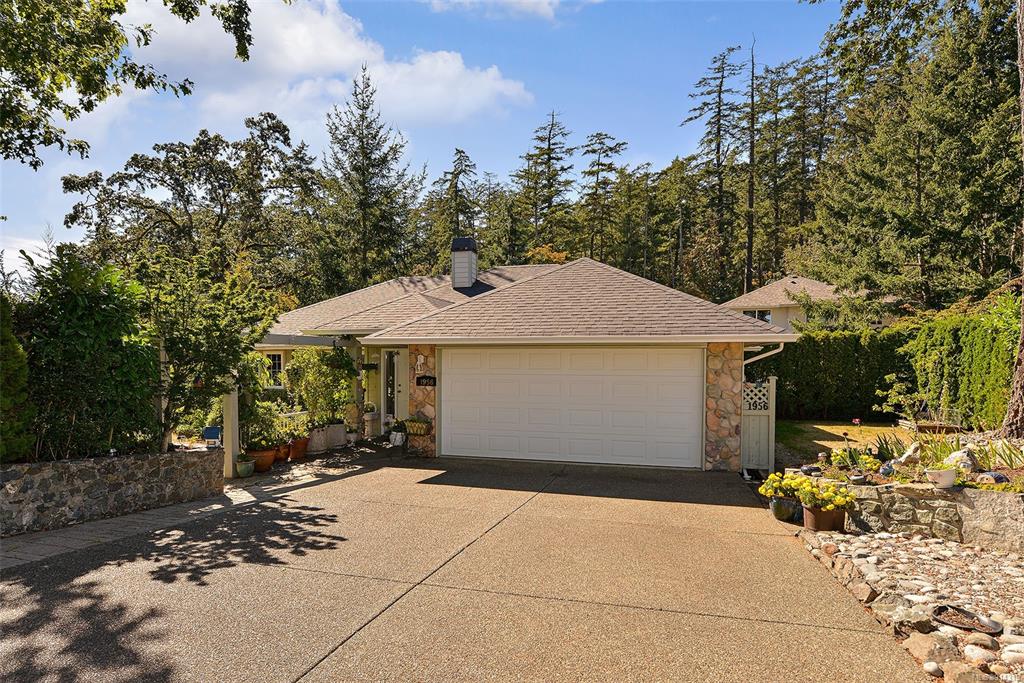 1956 Valley View Place, View Royal, BC, V9B 6H8