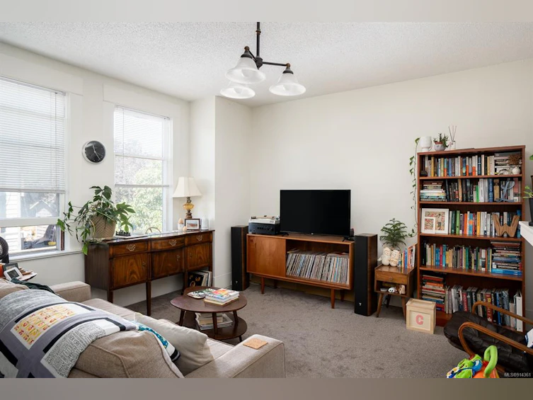 1742 Pembroke Street, Victoria, BC, V8R 1W6