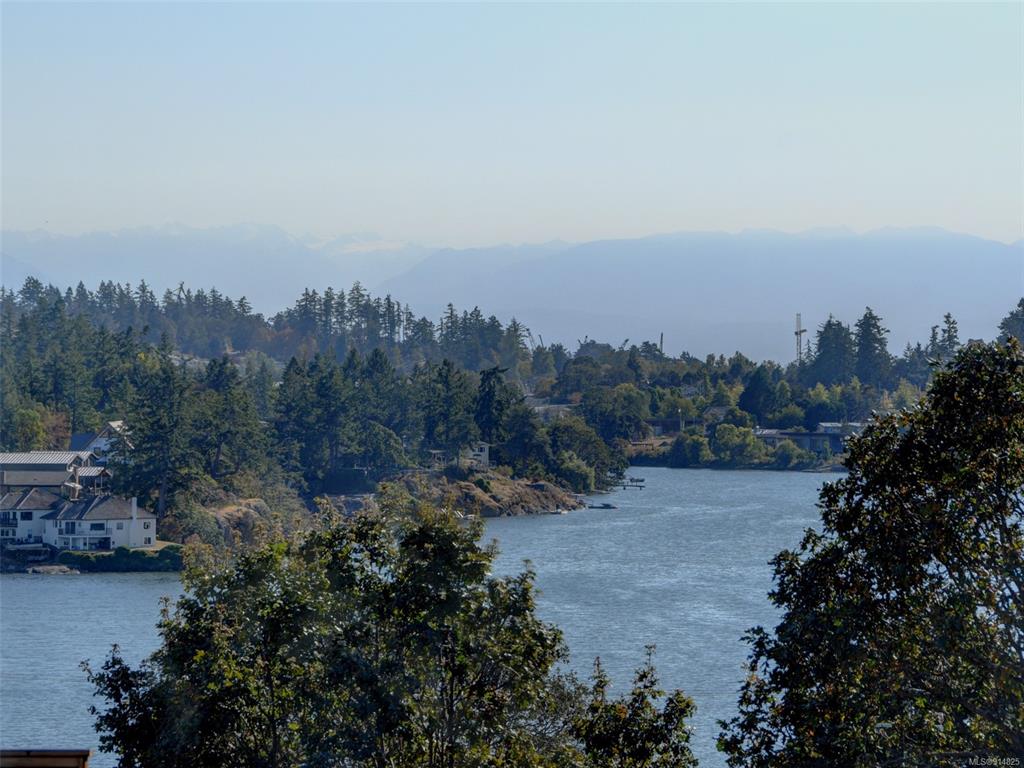 1191 W Burnside Road, Saanich, BC, V8Z 1N7