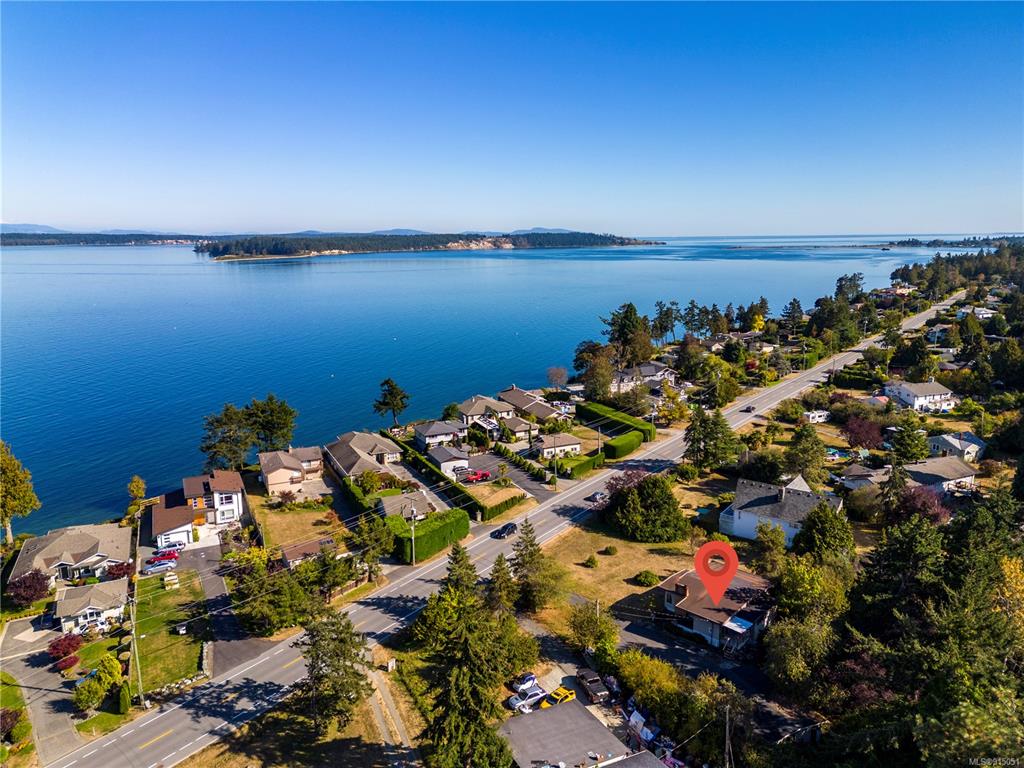 8680 Lochside Drive, North Saanich, BC, V8L 1M7 - 2