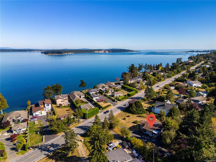 8680 Lochside Drive, North Saanich, BC, V8L 1M7 - 2